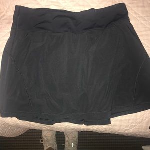 Lululemon black pleated tennis skirt